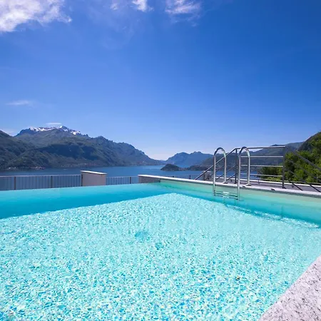Sleeps 4 Pool Air Con *
